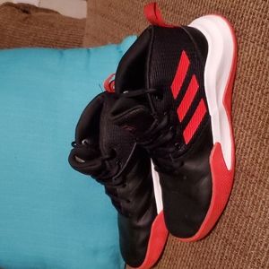 Adidas own the game basketball shoes size 5